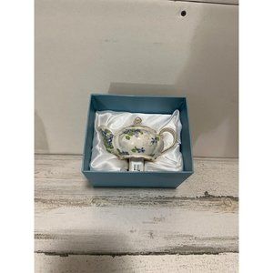 D+B teapot night lite in original box